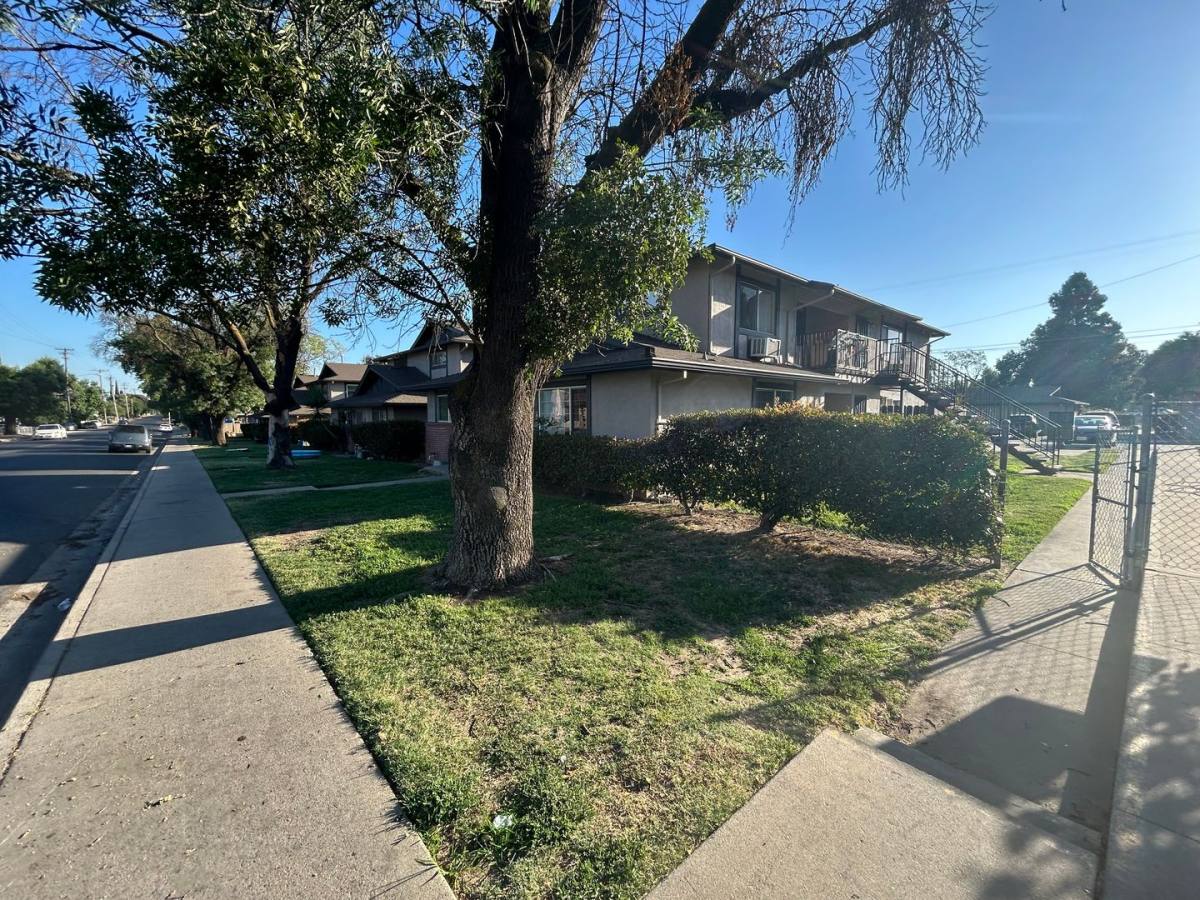 Apartment for rent at 816 Sutter Ave, Modesto, CA 95351