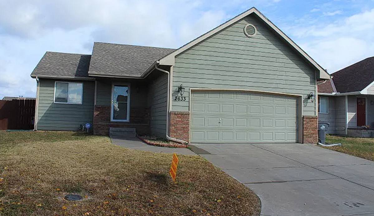 House for rent at 2633 N Edgemoor Dr, Wichita, KS 67220