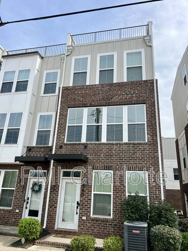 Townhouse for rent at 240 Parkwood Ave, Charlotte, NC 28206