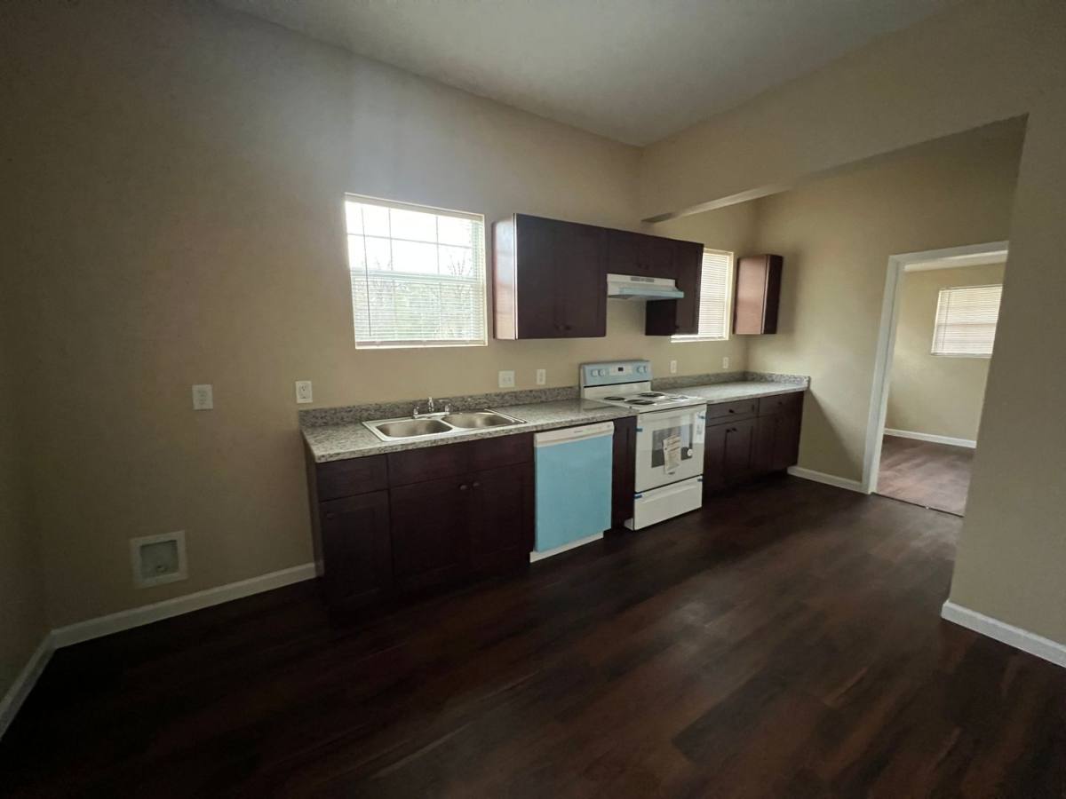 House for rent at 345 S 12th St, Silsbee, TX 77656
