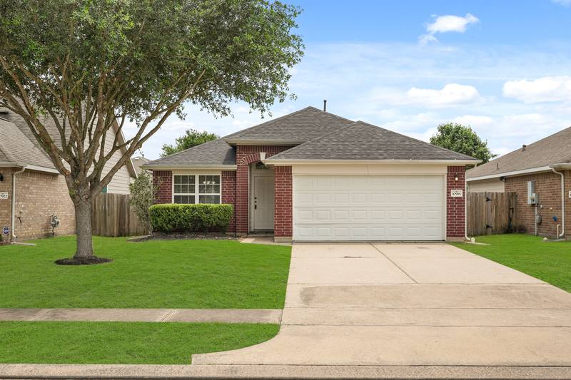 House for rent at 10918 Barker View Dr, Cypress, TX 77433