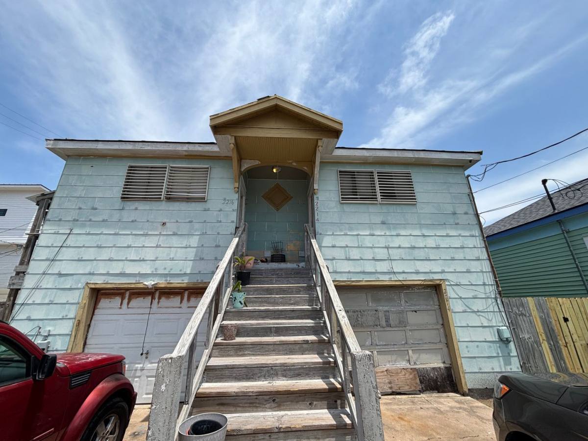 House for rent at 2214 Ave O 1 #2, Galveston, TX 77550
