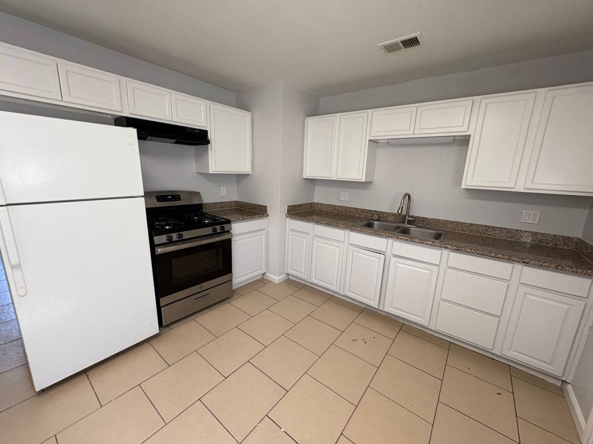 Apartment for rent at 1245 Lambert Way, Turlock, CA 95380