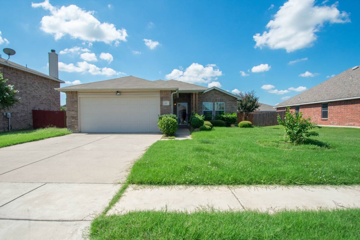 House for rent at 719 Daughters Dr, Burleson, TX 76028