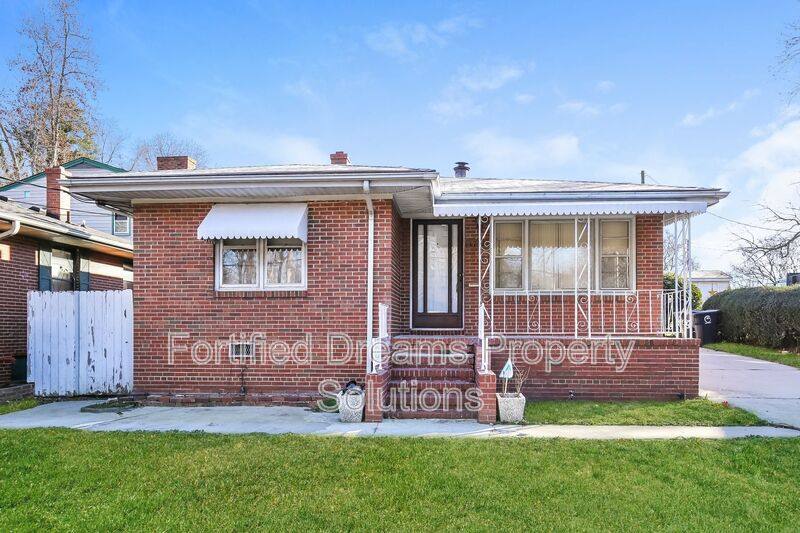 House for rent at 1737 Willow Rd, Greensboro, NC 27401