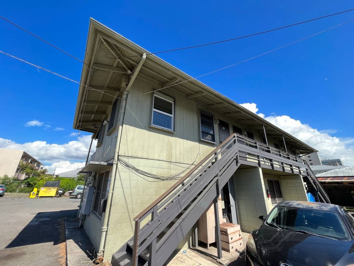 Apartment for rent at 266 N School St, Honolulu, HI 96817
