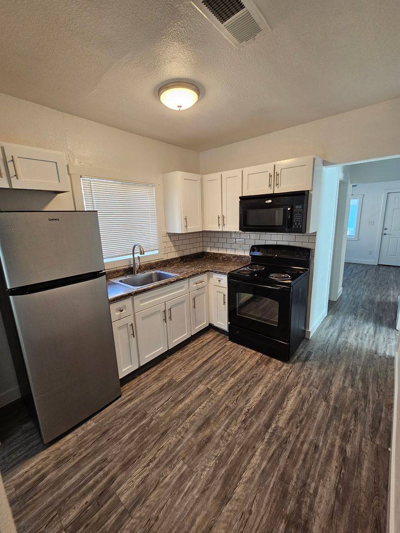 Apartment for rent at 6216 S 10th St, Phoenix, AZ 85042