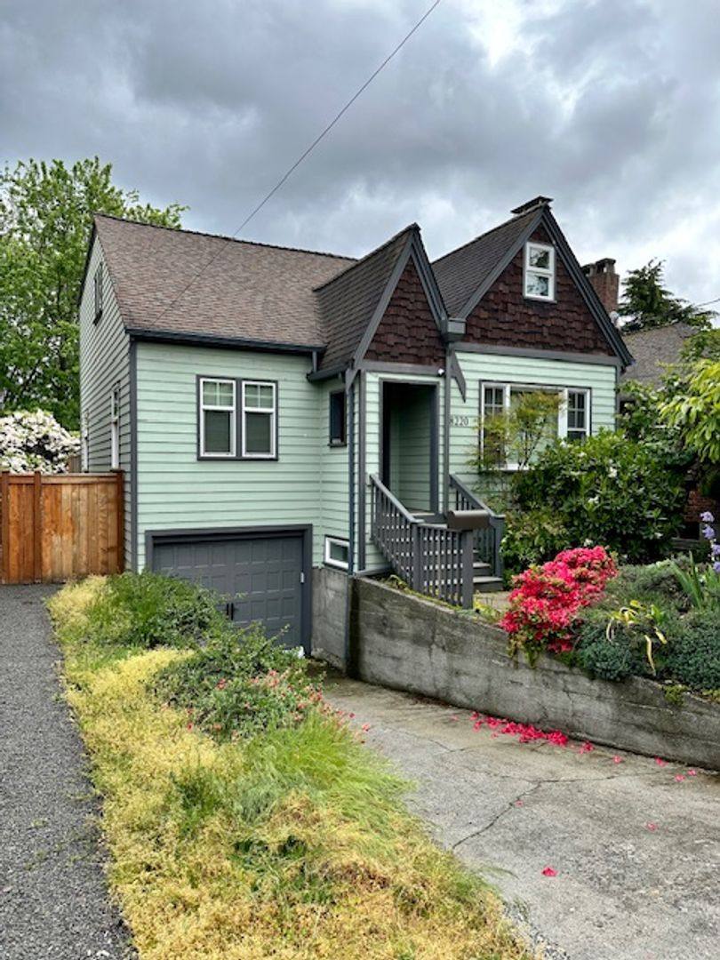 House for rent at 8220 Interlake Ave N, Seattle, WA 98103