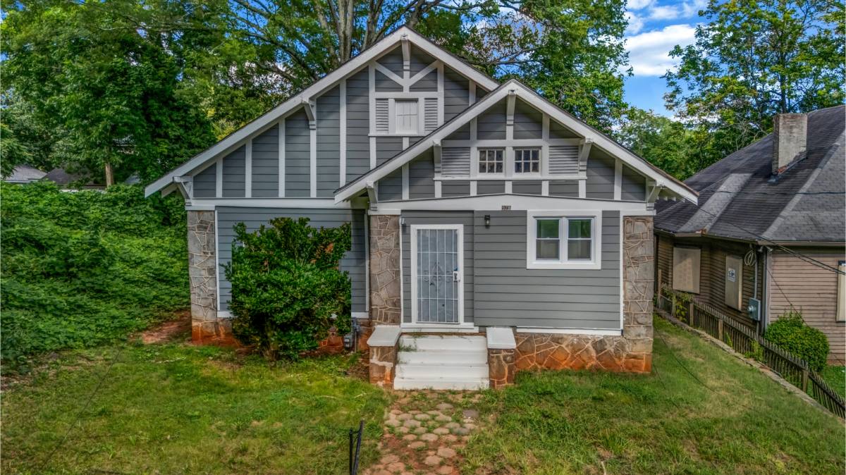 House for rent at 978 Hank Aaron Dr, Atlanta, GA 30315