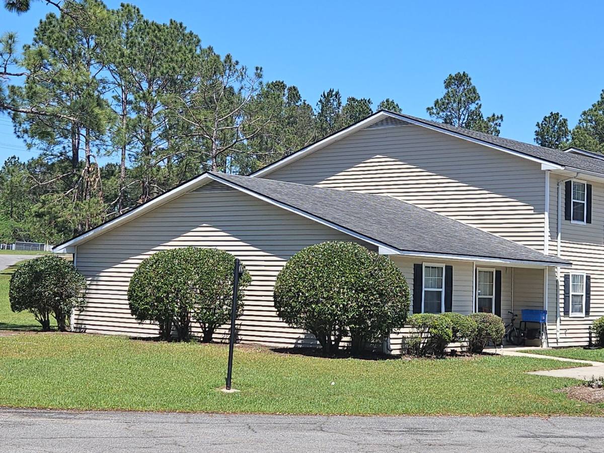 Apartment for rent at 820 Bowens Mill Rd SE, Douglas, GA 31533