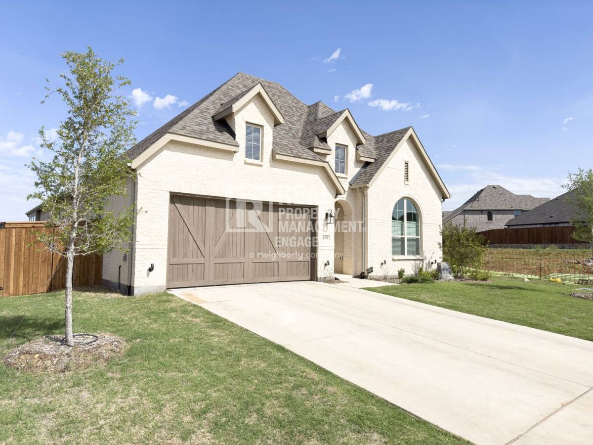 House for rent at 1319 Old Rocksprings Pass, Mansfield, TX 76063