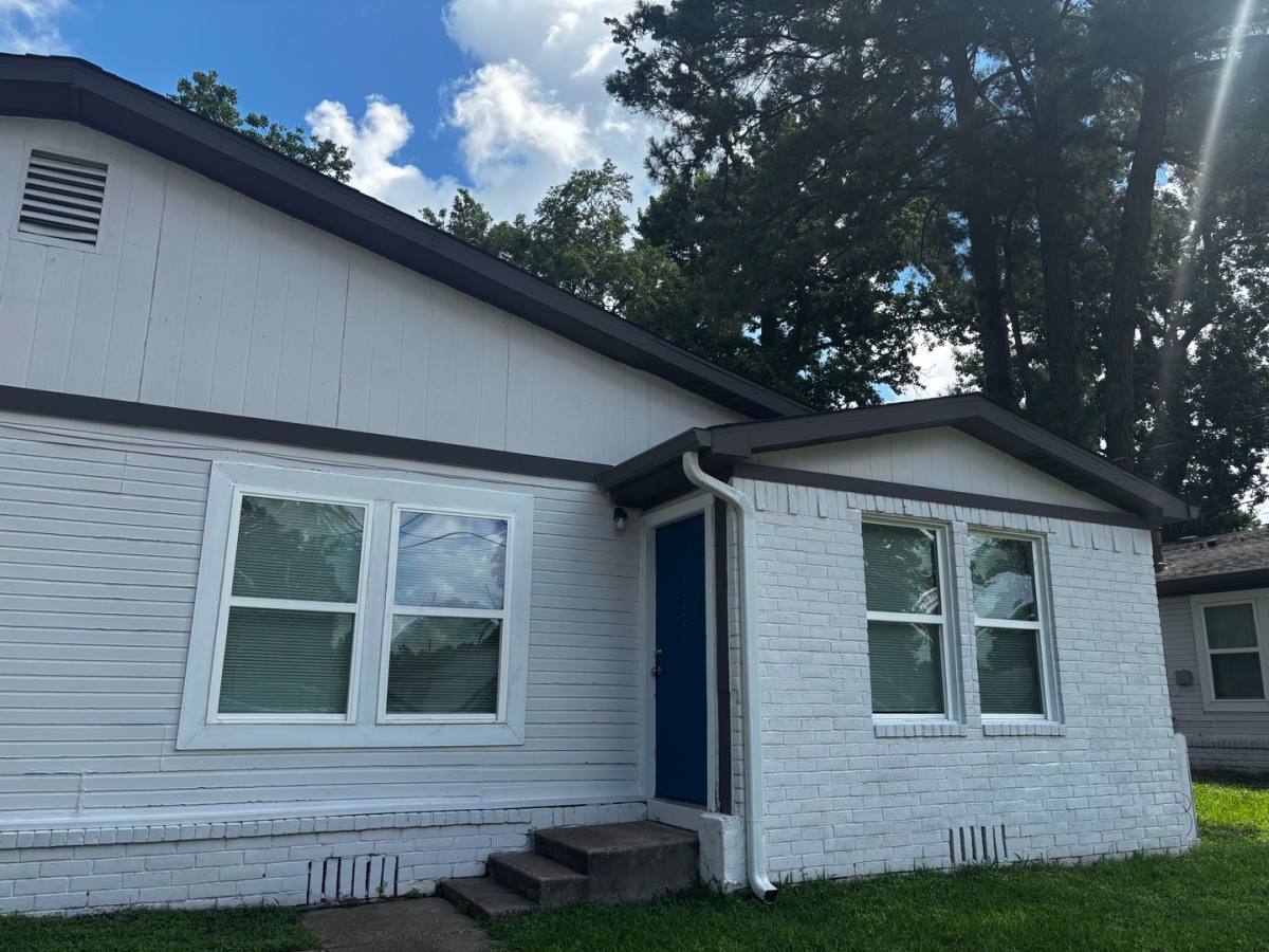 Townhouse for rent at 744 Vicki - B, Huntsville, TX 77340