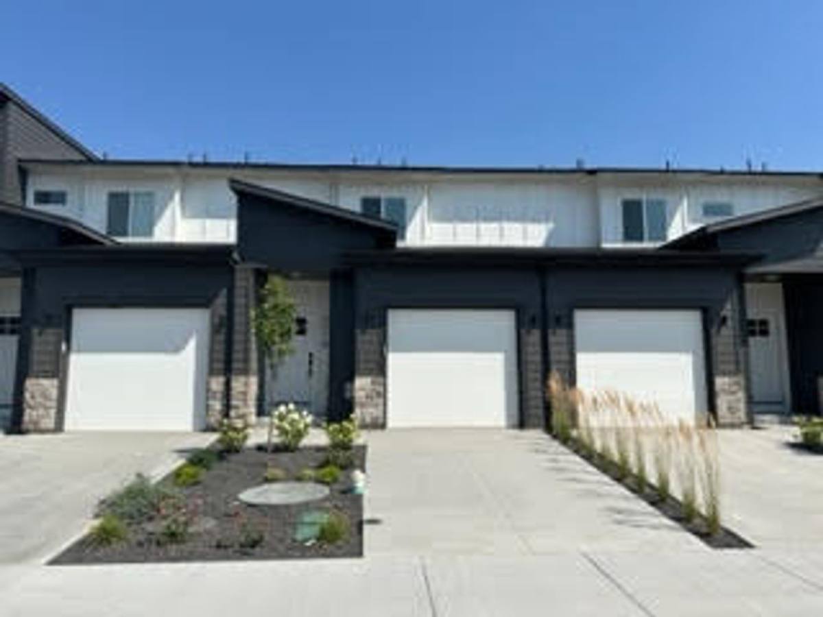 Townhouse for rent at 5022 E Hagadorn Lane, Nampa, ID 83687