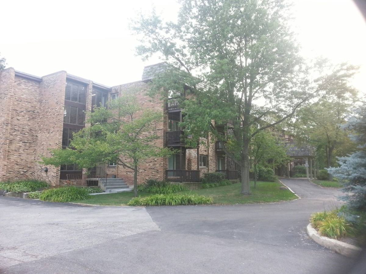 Apartment for rent at 241-245 W Main St, Lake Zurich, IL 60047