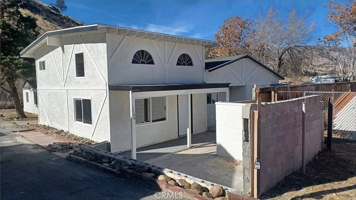 Townhouse for rent at 1709 Kilbreth Dr, Bodfish, CA 93205