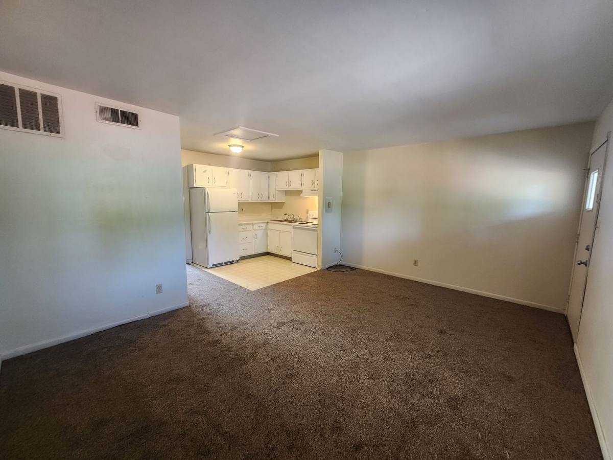 Apartment for rent at 9 Glenn Aire Dr, Terre Haute, IN 47803