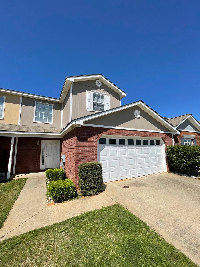 Townhouse for rent at 207 Camden Dr, Enterprise, AL 36330