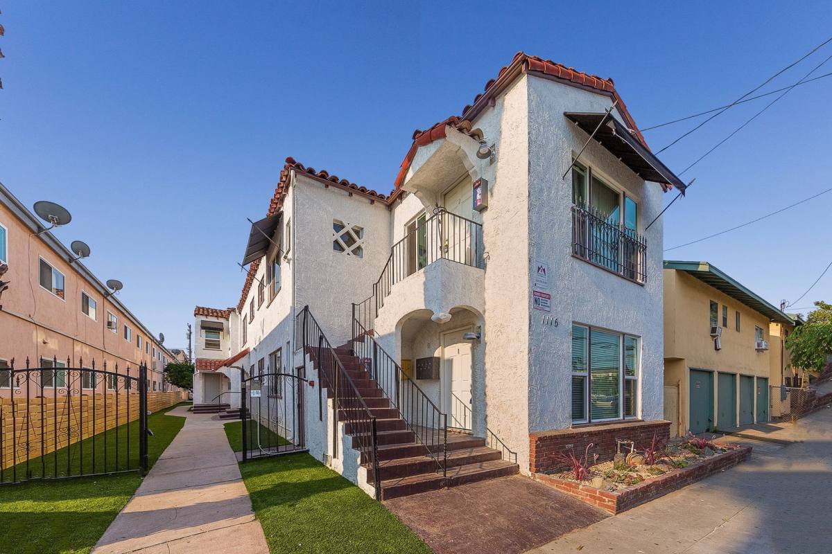 Apartment for rent at 1116 E 5th St, Long Beach, CA 90802