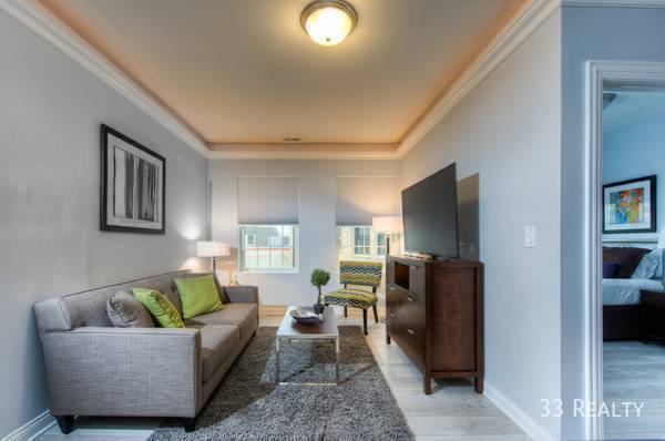 Apartment for rent at 15 N Vail, Arlington Heights, IL 60005
