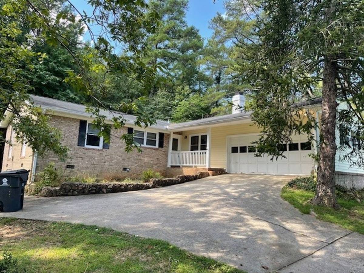 House for rent at 705 E Georgia Ave, Fayetteville, GA 30214