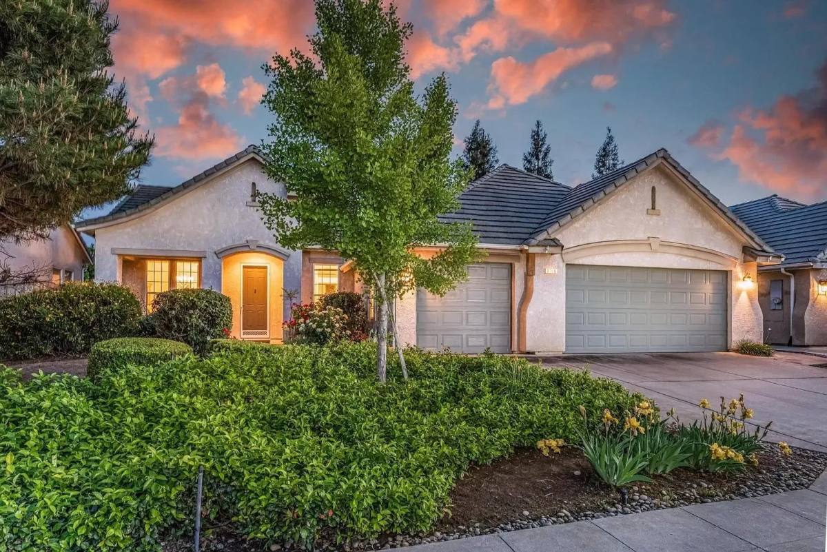 House for rent at 2746 Antonio Ave, Clovis, CA 93611
