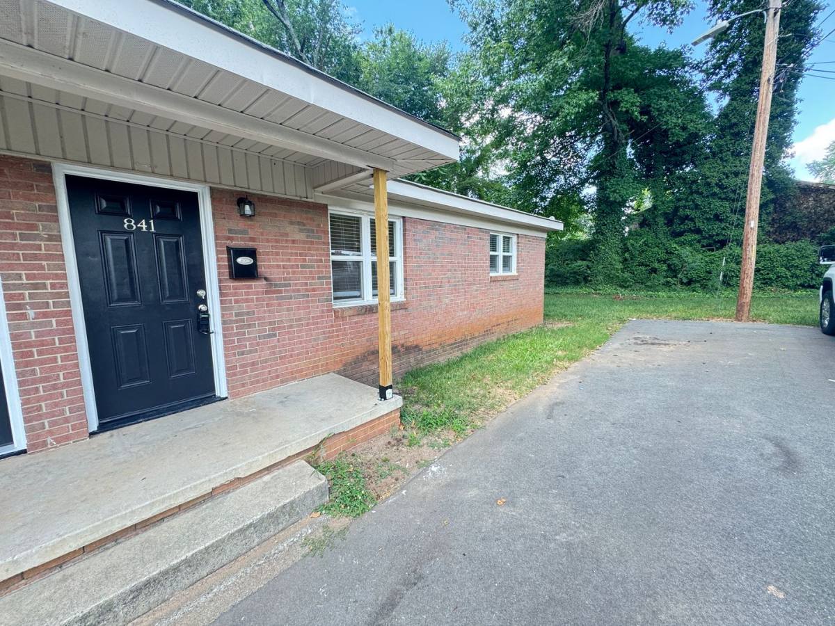 Apartment for rent at 1404 Oakwood Ave, Kannapolis, NC 28081