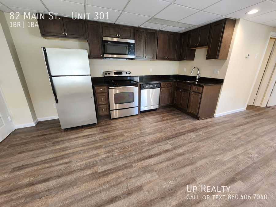 Apartment for rent at 82 Main St, East Hampton, CT 06424
