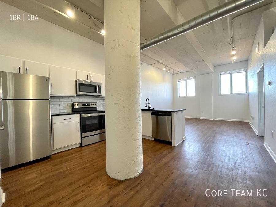 Apartment for rent at 320 W 7th St #107, Kansas City, MO 64105