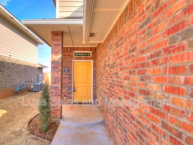 House for rent at 731 SW 14th St, Oklahoma City, OK 73160