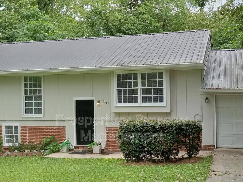 House for rent at 1211 Timberlane Dr, Macon, GA 31210