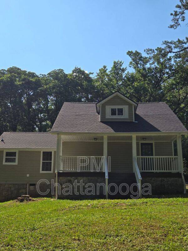 House for rent at 220 Hillside Dr, Chattanooga, TN 37411