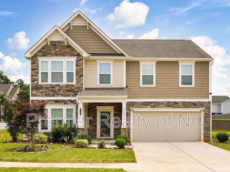 House for rent at 2425 Dog Leg Dr, Winston Salem, NC 27103
