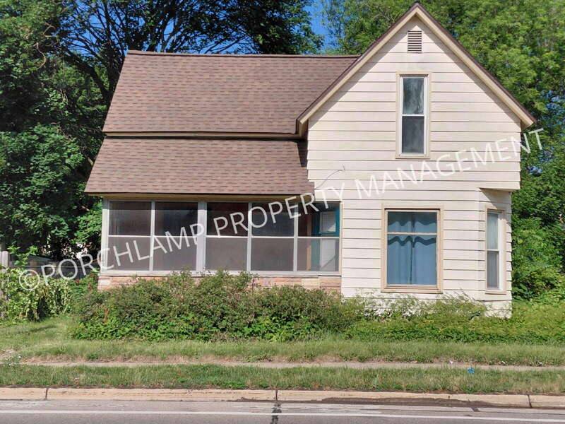 House for rent at 1427 Alpine Ave NW, Grand Rapids, MI 49504