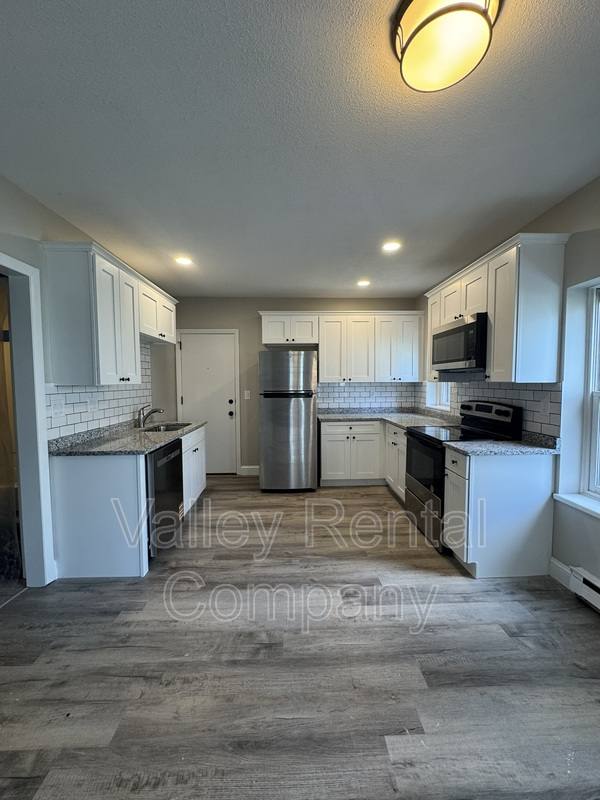 Apartment for rent at 18 Orchard St #1, Northampton, MA 01060