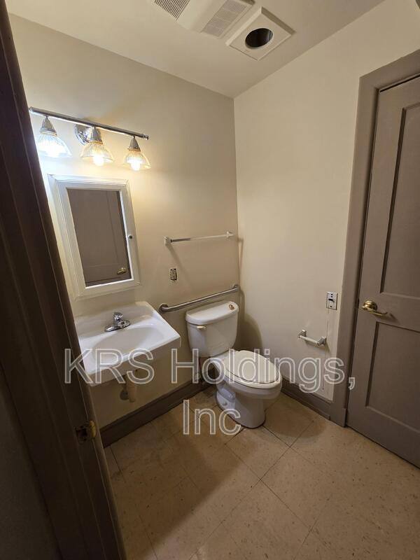 Apartment for rent at 633 W Washington St #102, Petersburg, VA 23803