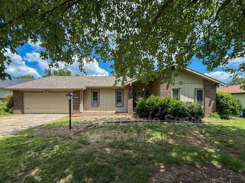 House for rent at 1627 E Swallow St, Springfield, MO 65804
