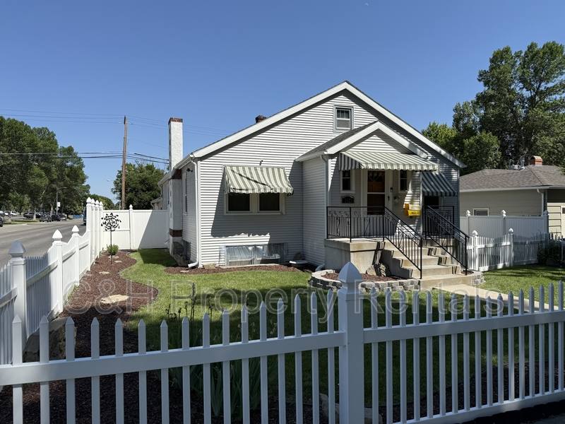 Apartment for rent at 2423 Pine St #1, Billings, MT 59101