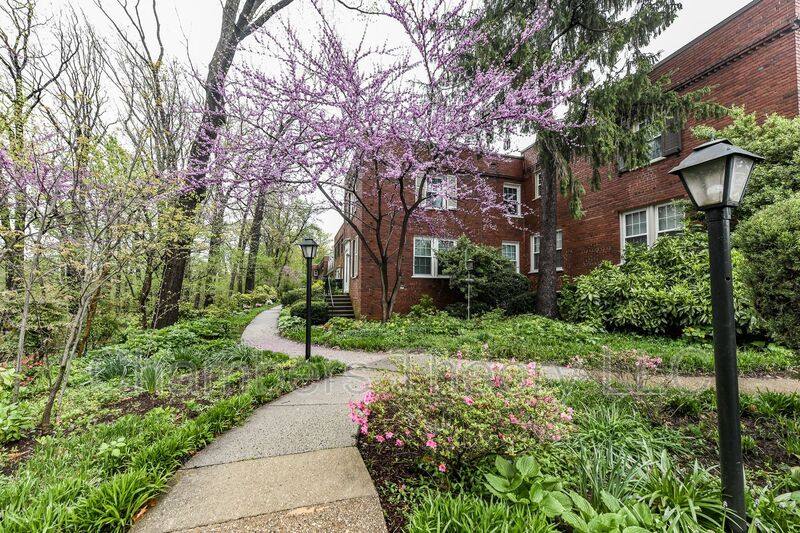 Townhouse for rent at 1501 S Edgewood St #566, Arlington, VA 22204