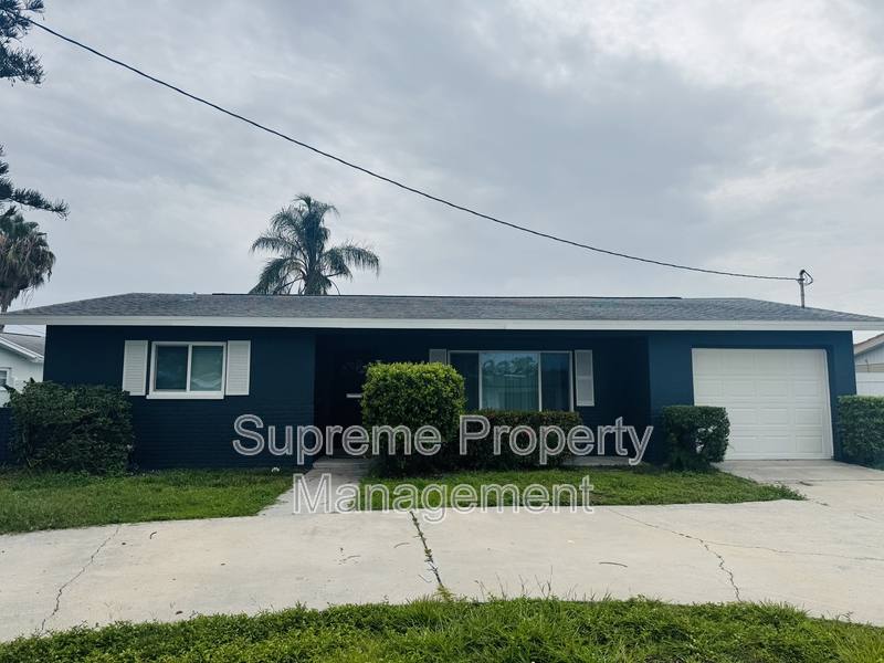 House for rent at 4837 Dover St NE, Saint Petersburg, FL 33703