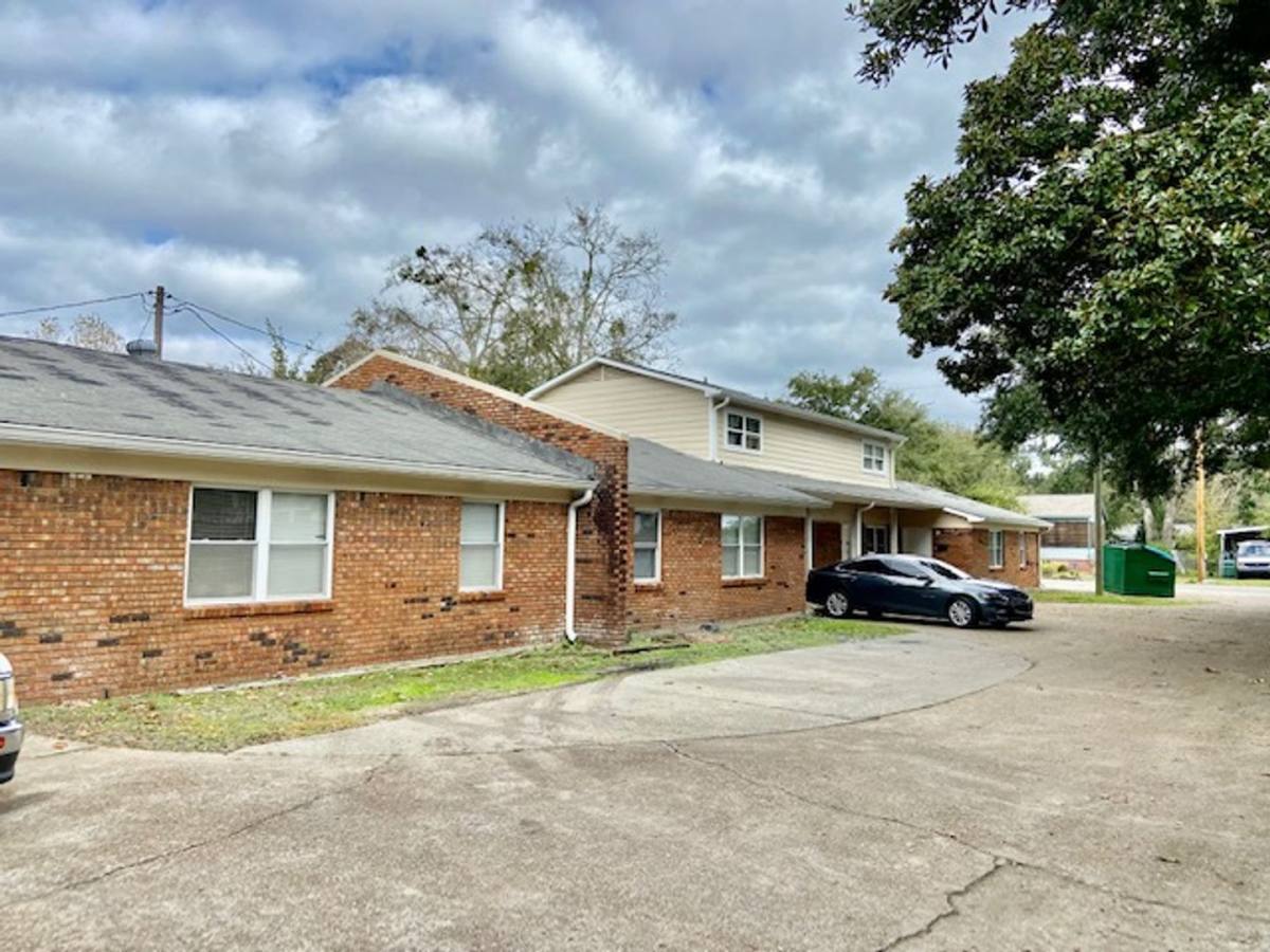 Apartment for rent at 807 Hardy Ave, Gulfport, MS 39501
