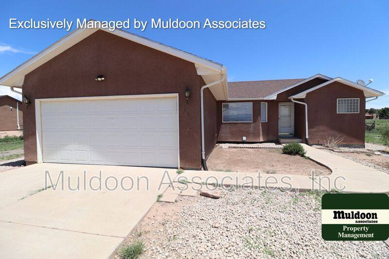 House for rent at 1661 W Siesta Dr, Pueblo, CO 81007