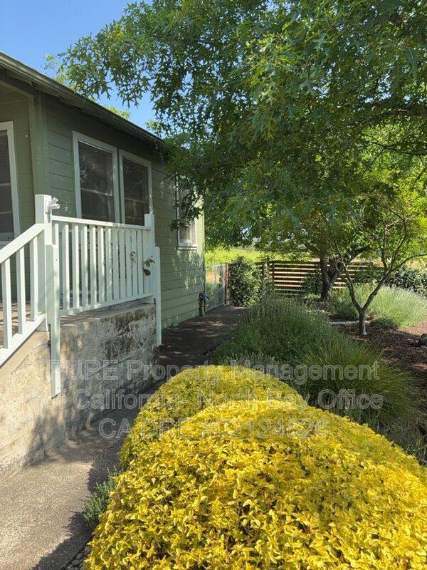 788 Lovers Lane, Ukiah, CA 95482