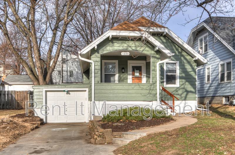 House for rent at 1220 S 55th St, Omaha, NE 68106