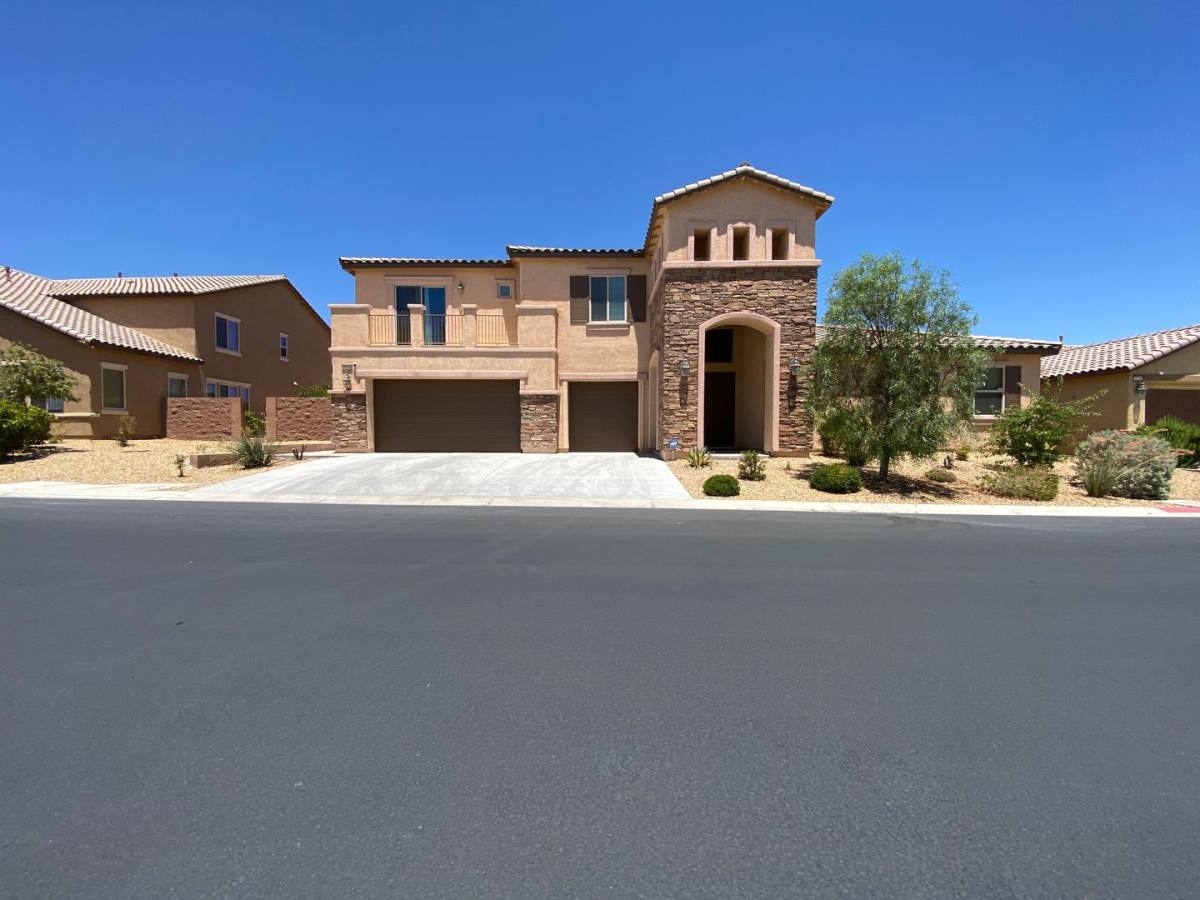 House for rent at 7244 White Bloom Ave, Las Vegas, NV 89117