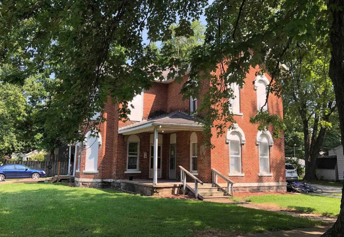 Apartment for rent at 325-329 Pontiac St, Rochester, IN 46975