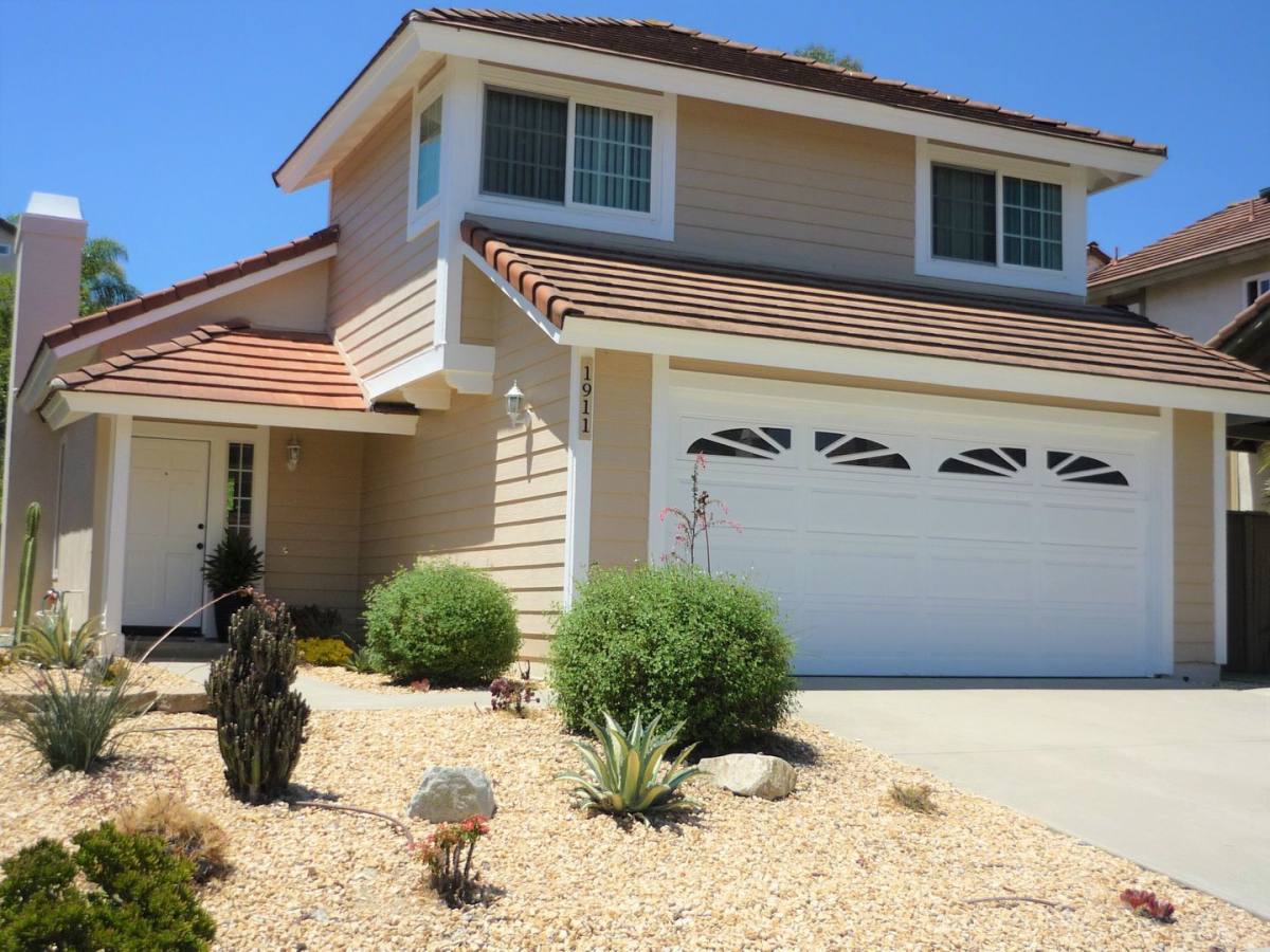 House for rent at 1911 Willow Ridge Dr, Vista, CA 92081