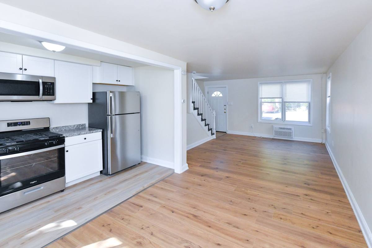 Townhouse for rent at 101 E Camden Ave, Moorestown, NJ 08057