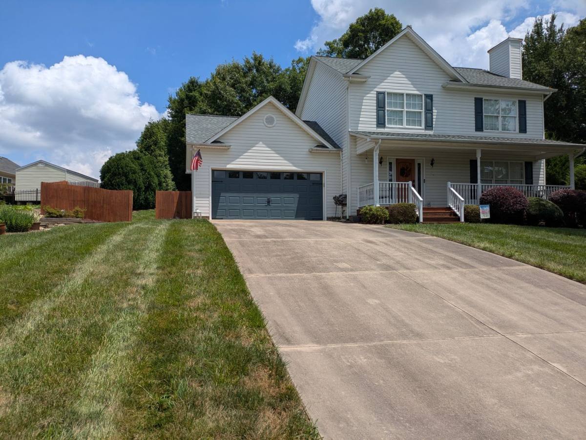 House for rent at 2309 25th Ave Court NE, Hickory, NC 28601