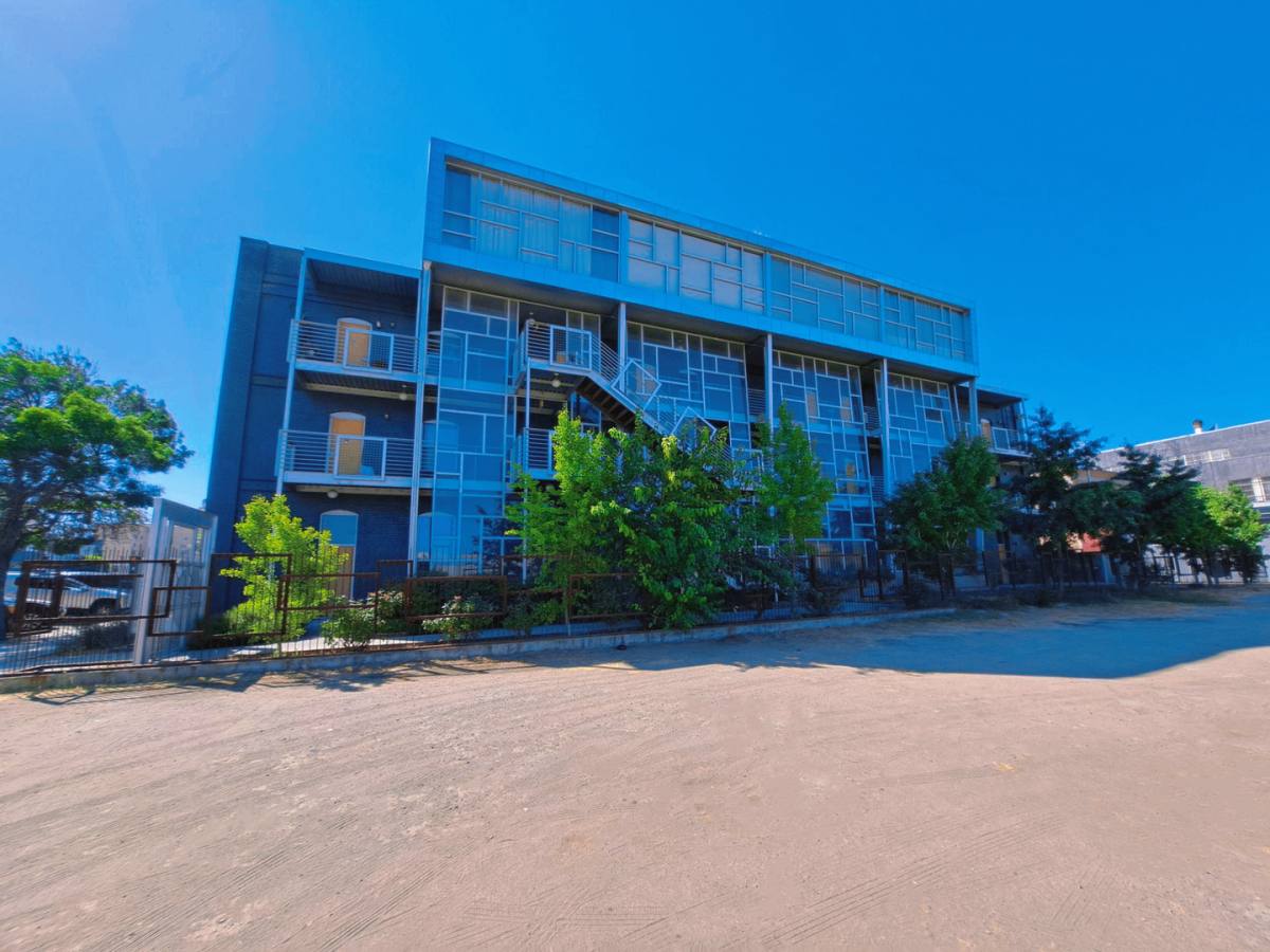 Apartment for rent at 1415 Broadway St, Fresno, CA 93721