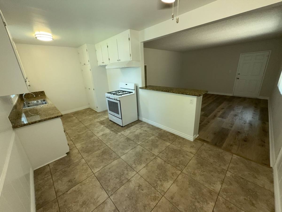 Apartment for rent at 327 N Isabel St, Glendale, CA 91206